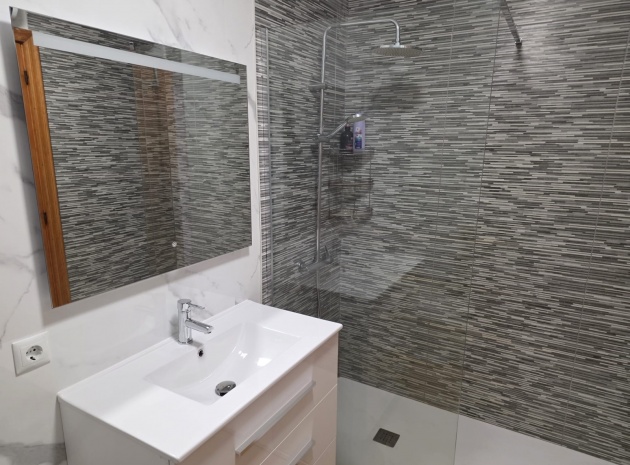 Återförsäljning - Lägenhet - Villamartin