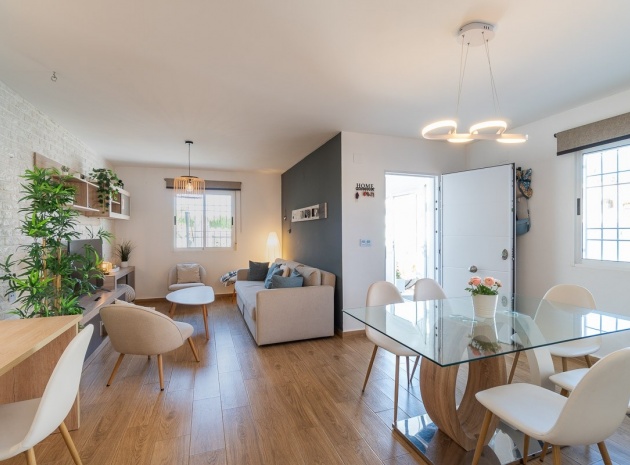 Resale - Villa - Torrevieja - altos del limonar