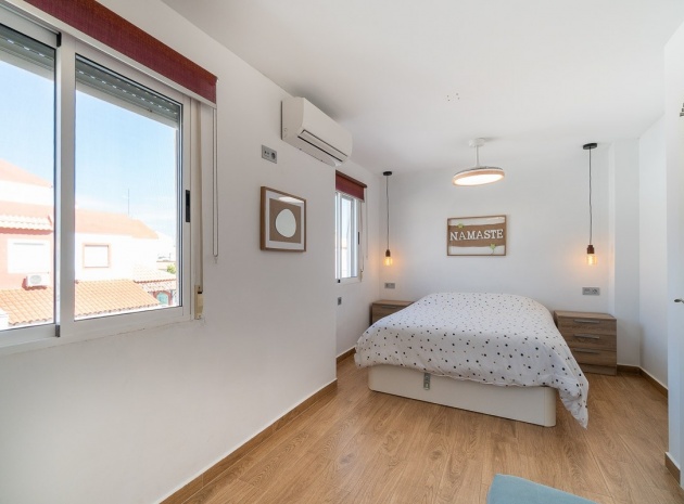 Resale - Villa - Torrevieja - altos del limonar