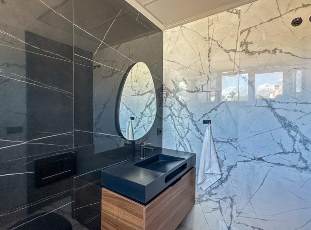 Resale - Villa - Villamartin