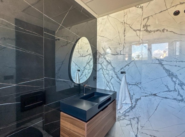 Resale - Villa - Villamartin