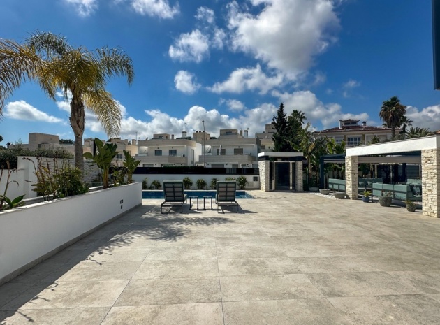 Resale - Villa - Villamartin