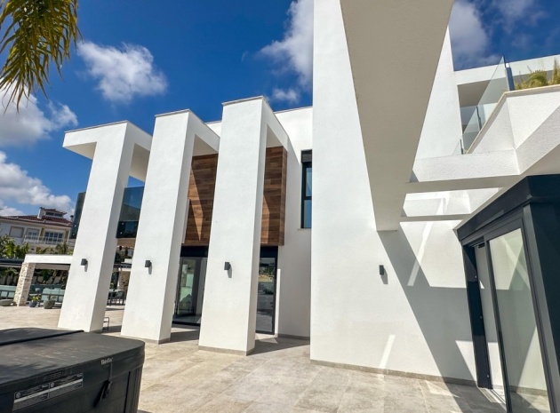 Resale - Villa - Villamartin