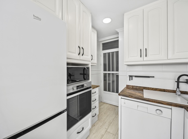 Återförsäljning - Lägenhet - Torrevieja - Beachside Torrevieja