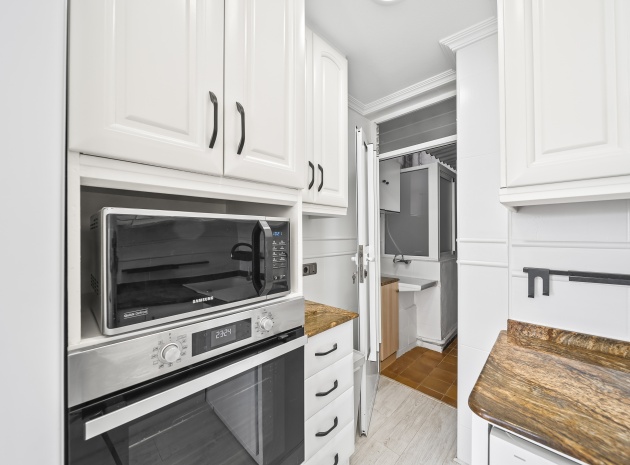 Återförsäljning - Lägenhet - Torrevieja - Beachside Torrevieja