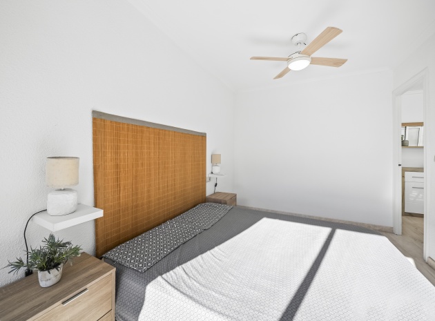 Återförsäljning - Lägenhet - Torrevieja - Beachside Torrevieja