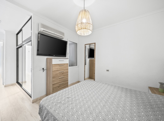 Återförsäljning - Lägenhet - Torrevieja - Beachside Torrevieja