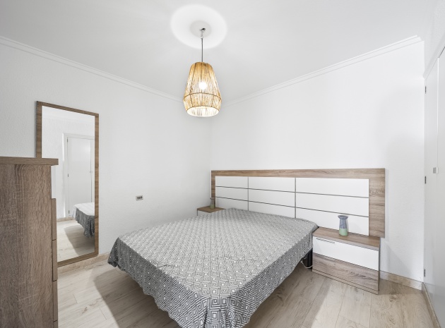 Återförsäljning - Lägenhet - Torrevieja - Beachside Torrevieja