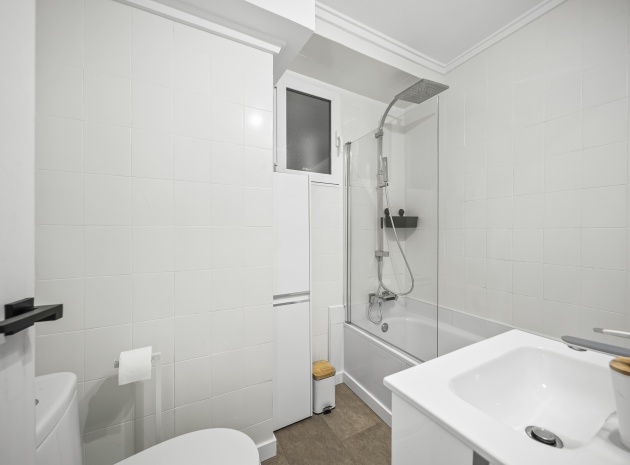 Återförsäljning - Lägenhet - Torrevieja - Beachside Torrevieja