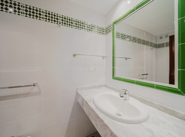 Återförsäljning - Lägenhet - Torrevieja - Beachside Torrevieja