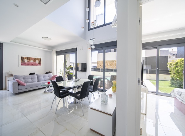 Återförsäljning - Villa - Cabo Roig - Lomas de Cabo Roig