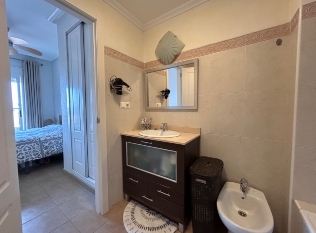 Resale - Apartment - Jacarilla