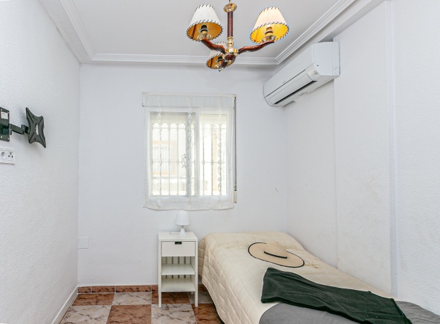 Återförsäljning - Villa - Playa Flamenca - san jose