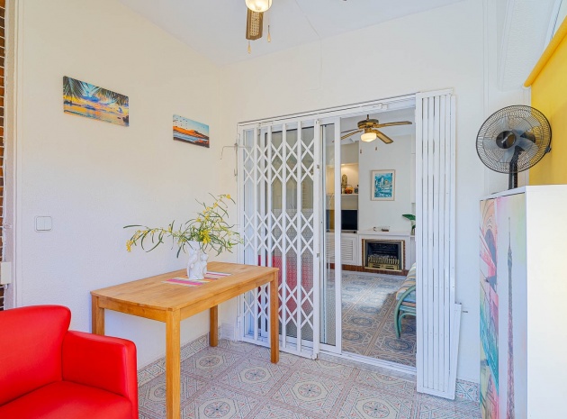 Återförsäljning - Lägenhet - Punta Prima - Las Barcas