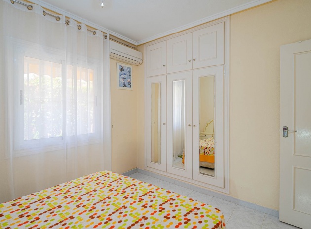 Återförsäljning - Lägenhet - Punta Prima - Las Barcas