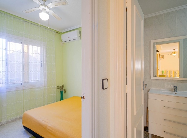 Återförsäljning - Lägenhet - Punta Prima - Las Barcas