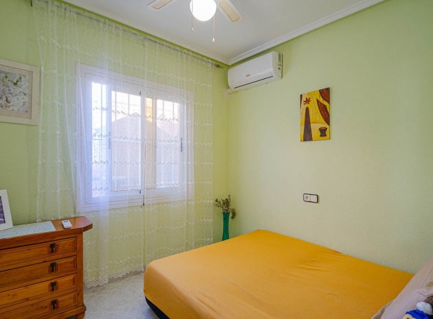 Återförsäljning - Lägenhet - Punta Prima - Las Barcas