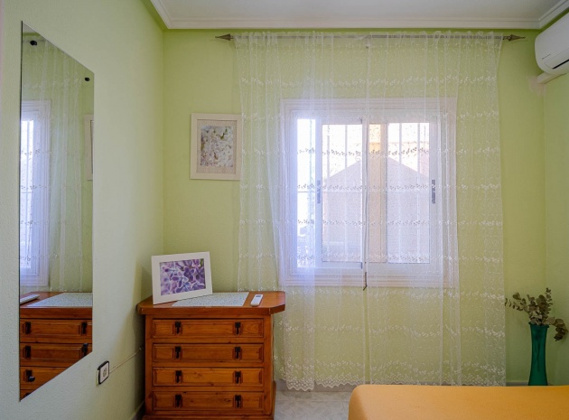 Återförsäljning - Lägenhet - Punta Prima - Las Barcas