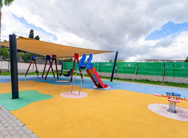 Återförsäljning - Lägenhet - Punta Prima - Las Barcas