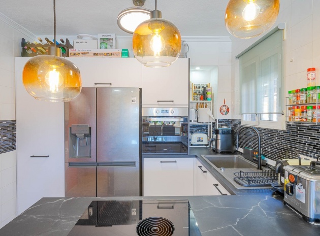 Wiederverkauf - Villa - Punta Prima - la campana