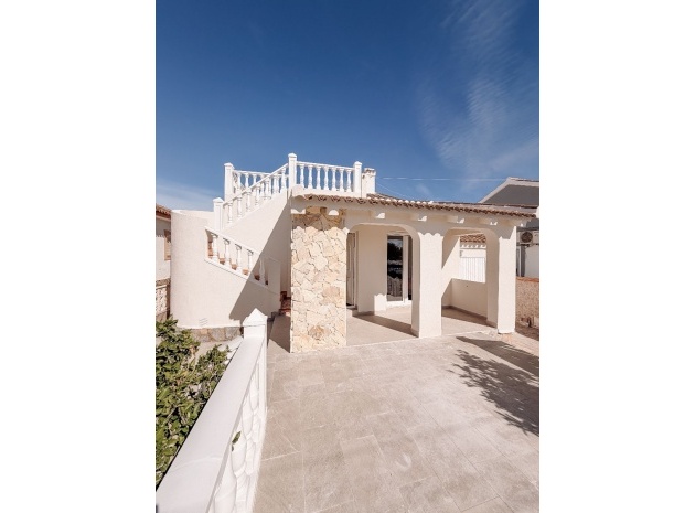 Resale - Villa - Playa Flamenca - Urb Horizonte