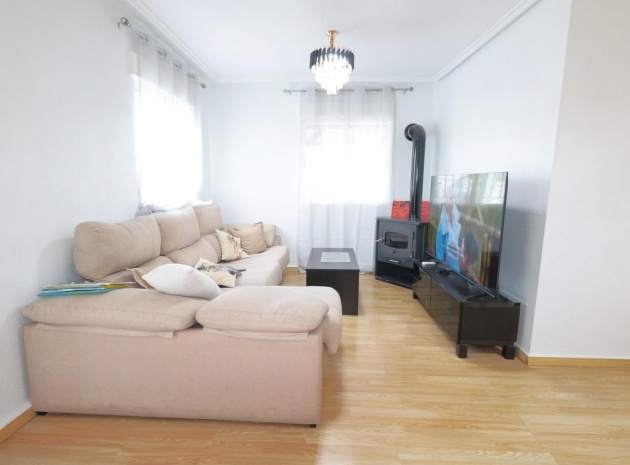 Resale - Villa - Torrevieja - jardin del mar