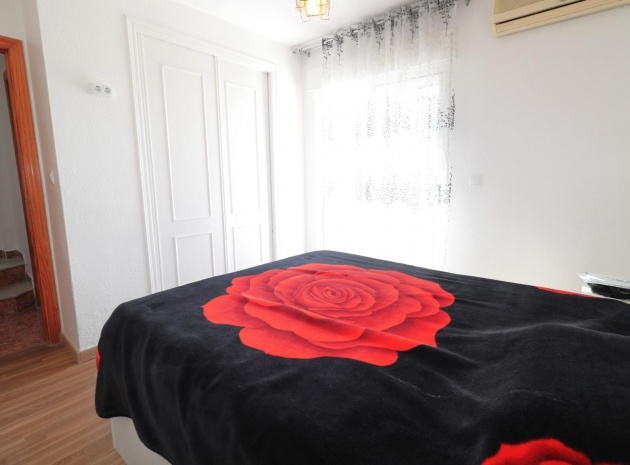 Resale - Villa - Torrevieja - jardin del mar