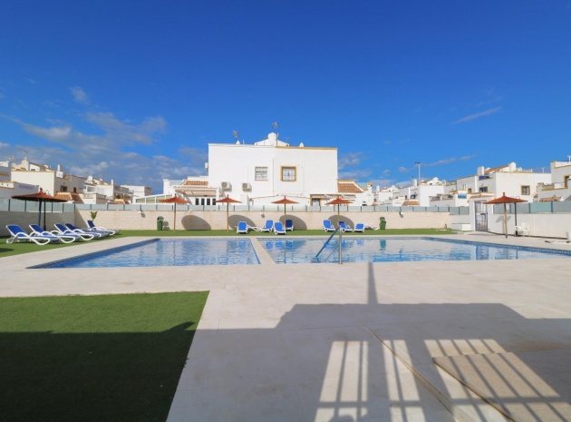 Resale - Villa - Torrevieja - jardin del mar