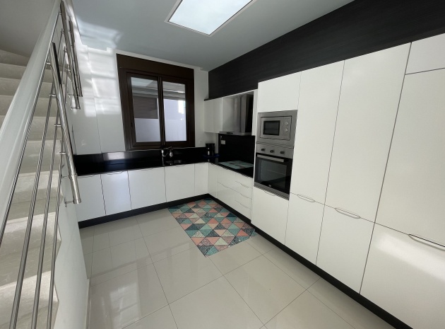 Resale - Townhouse - Villamartin - PAU 26