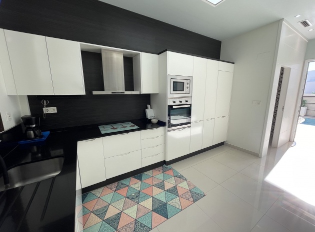 Resale - Townhouse - Villamartin - PAU 26