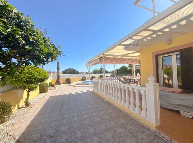 Resale - Villa - Cabo Roig - la regia