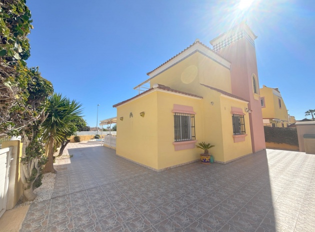 Resale - Villa - Cabo Roig - la regia