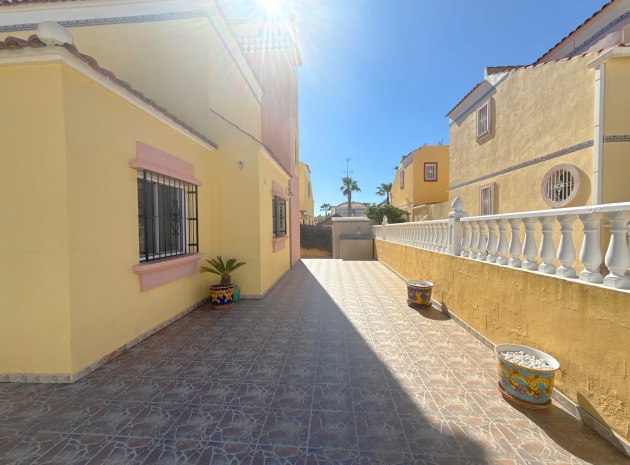 Resale - Villa - Cabo Roig - la regia