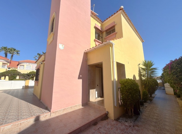 Resale - Villa - Cabo Roig - la regia