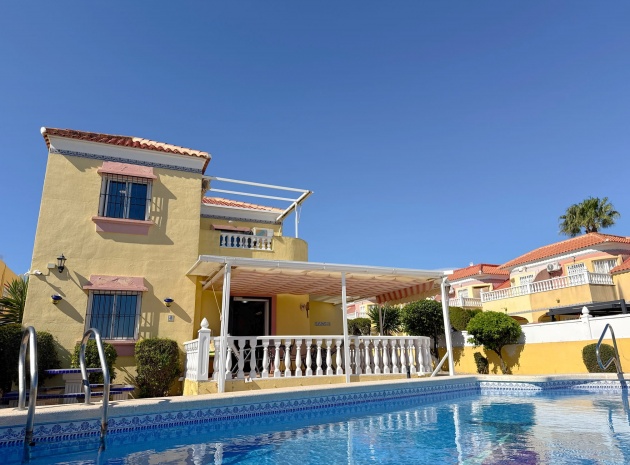 Resale - Villa - Cabo Roig - la regia