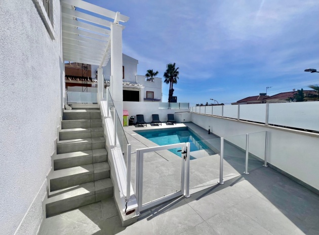 Resale - Villa - Villamartin - las filipinas