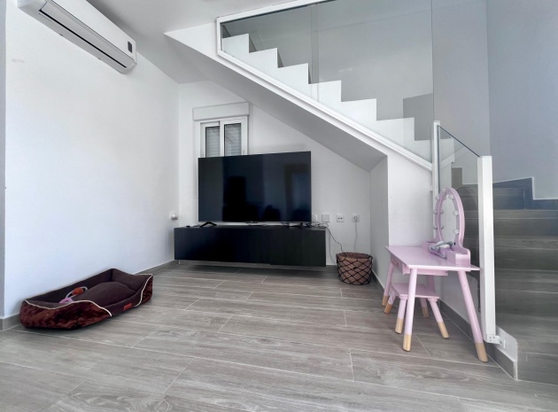 Resale - Villa - Villamartin - las filipinas