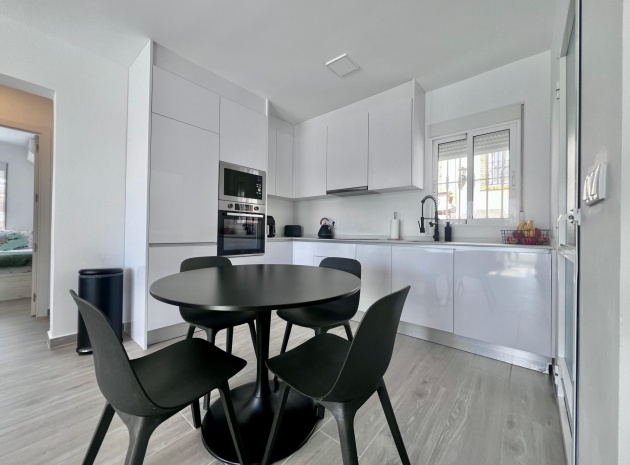 Resale - Villa - Villamartin - las filipinas