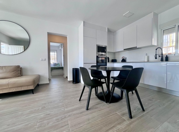 Resale - Villa - Villamartin - las filipinas