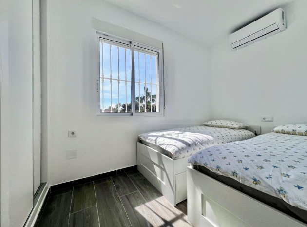 Resale - Villa - Villamartin - las filipinas