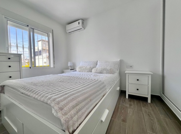 Resale - Villa - Villamartin - las filipinas