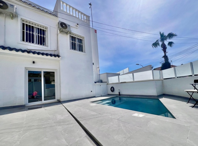 Resale - Villa - Villamartin - las filipinas