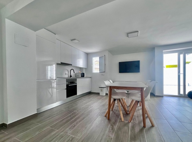 Resale - Villa - Villamartin - las filipinas