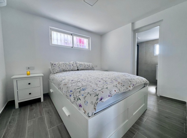 Resale - Villa - Villamartin - las filipinas