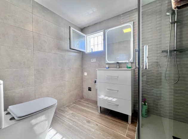 Resale - Villa - Villamartin - las filipinas