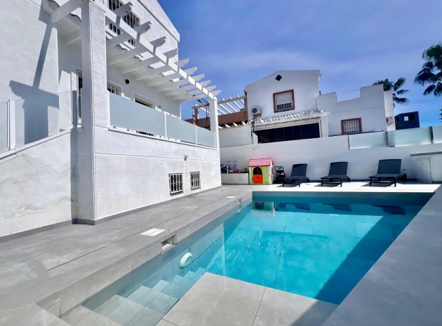 Resale - Villa - Villamartin - las filipinas