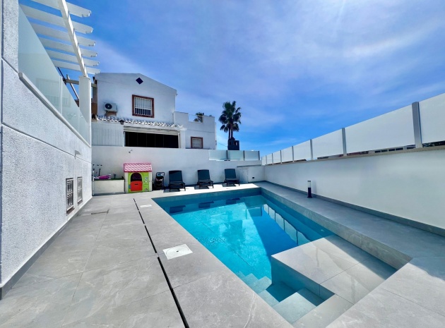 Resale - Villa - Villamartin - las filipinas