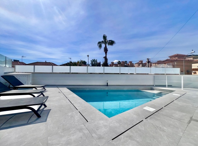 Resale - Villa - Villamartin - las filipinas