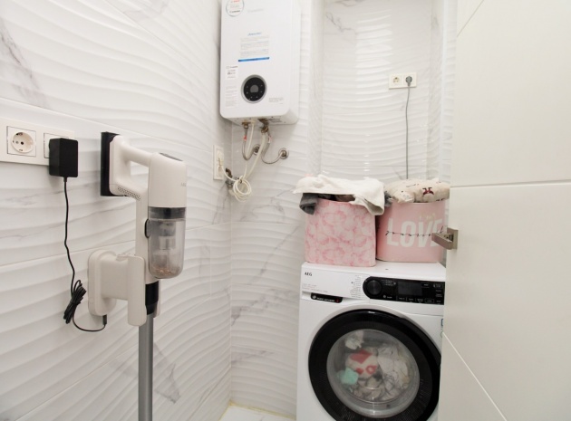 Återförsäljning - Lägenhet - Torrevieja - Beachside Torrevieja