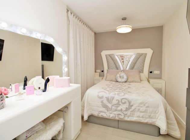 Återförsäljning - Lägenhet - Torrevieja - Beachside Torrevieja